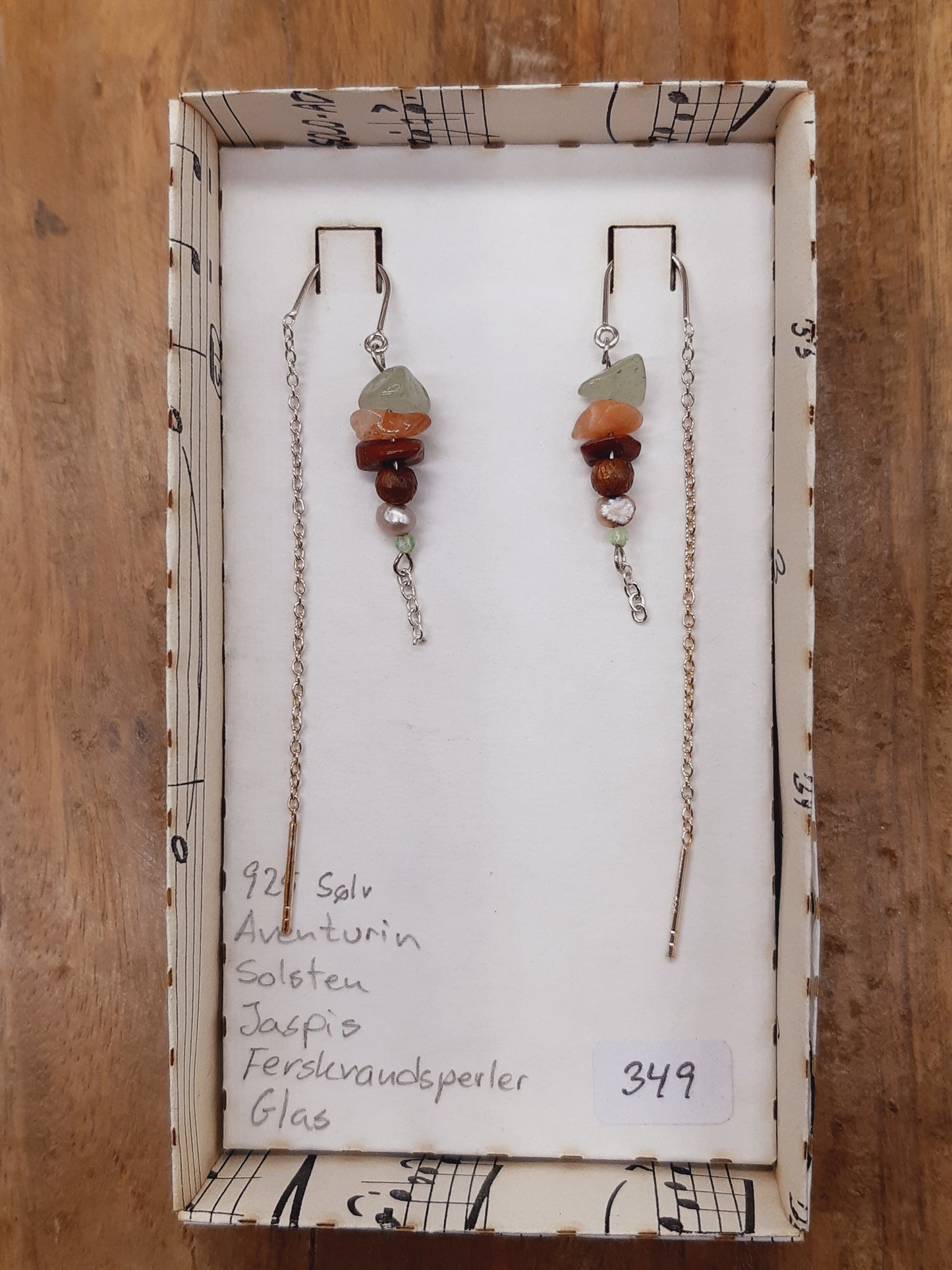 Jaspis, solsten og aventurin i tråd