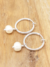 Indlæs billede til gallerivisning Clip hoop Lille, hvid ferskvand