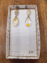 Indlæs billede til gallerivisning Glas prisme
