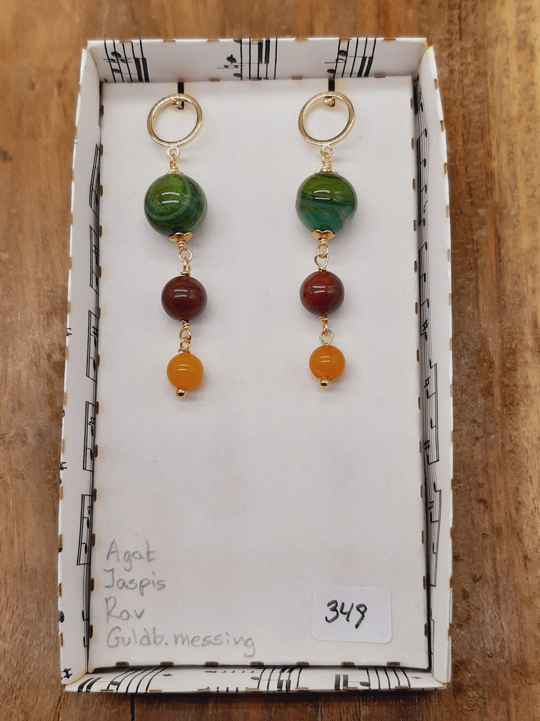 Agat, jaspis og rav i cirkel