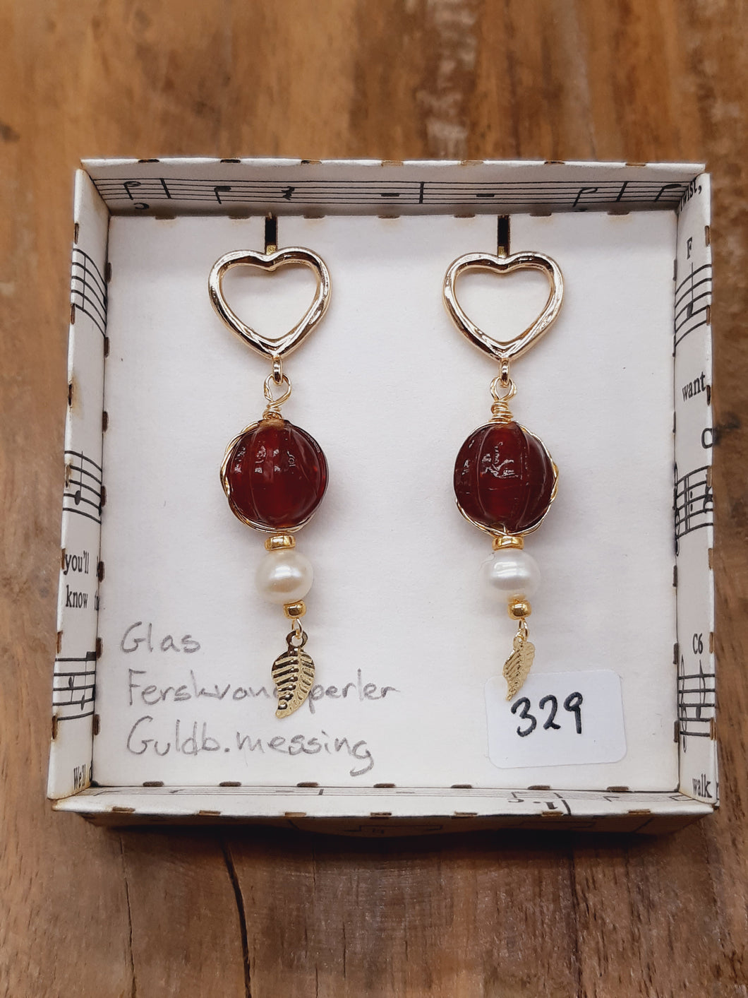 Rød glas indrammet og ferskvand