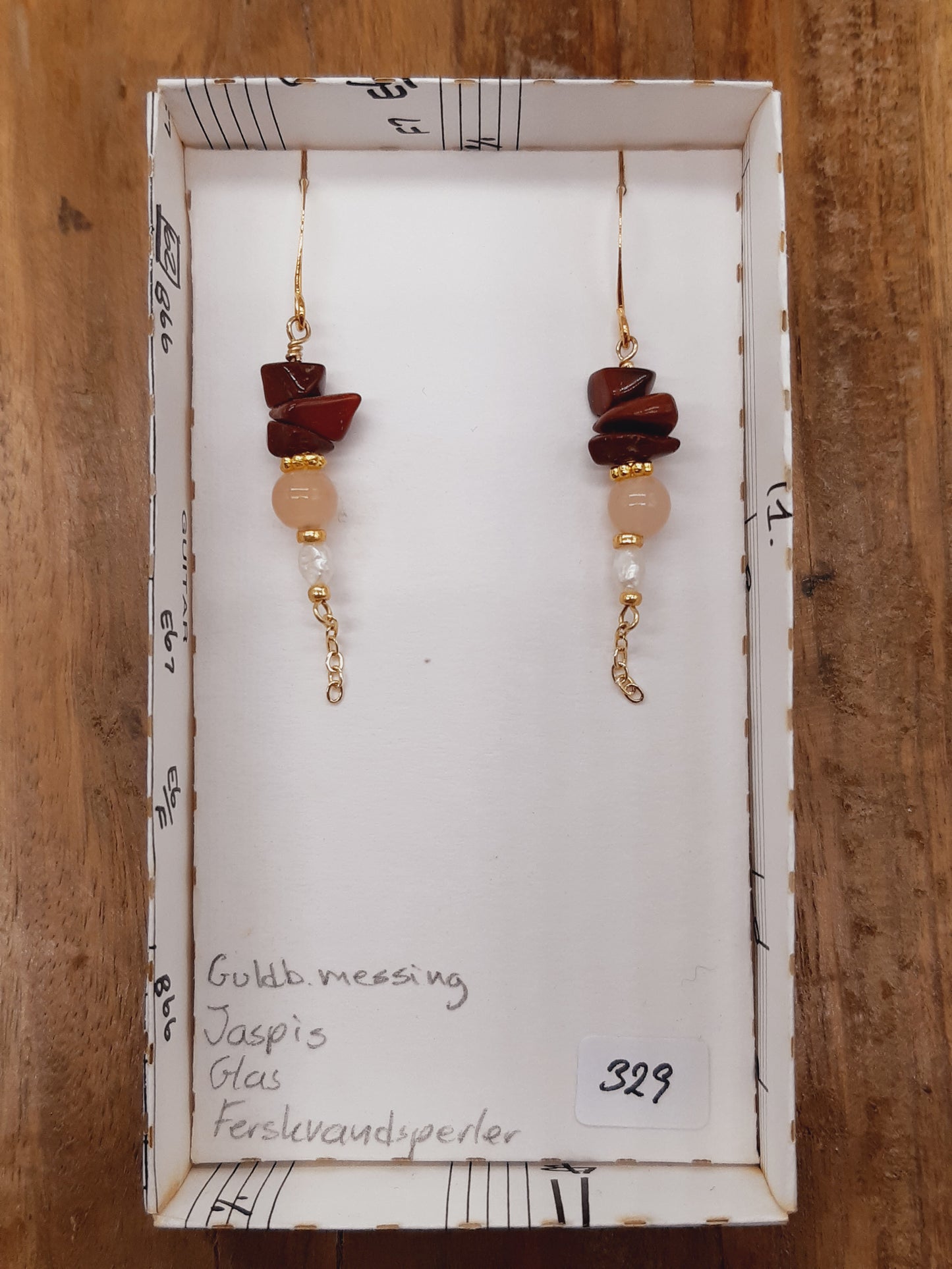 Jaspis, glas og ferskvandsperle