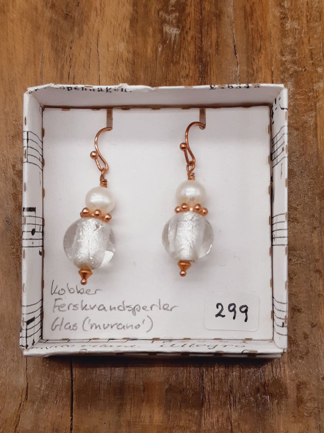 Hvid 'murano' glas i kobber