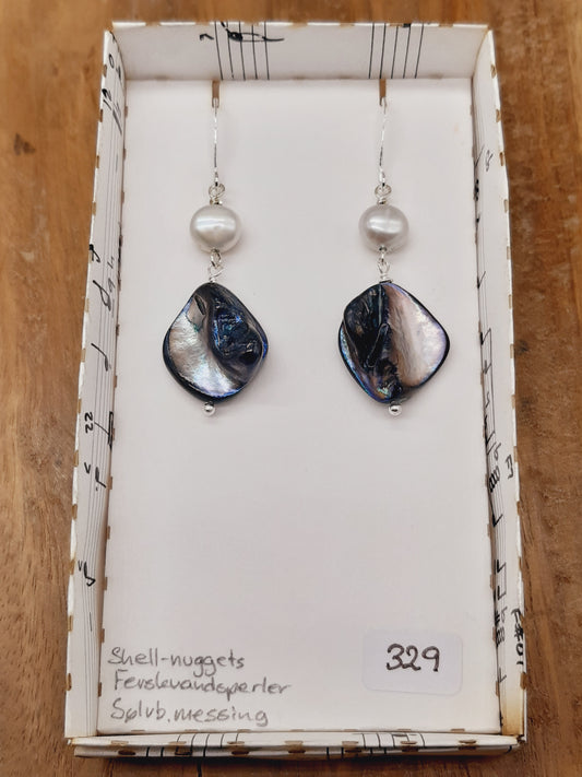 Blågrå shellnuggets og ferskvandsperler