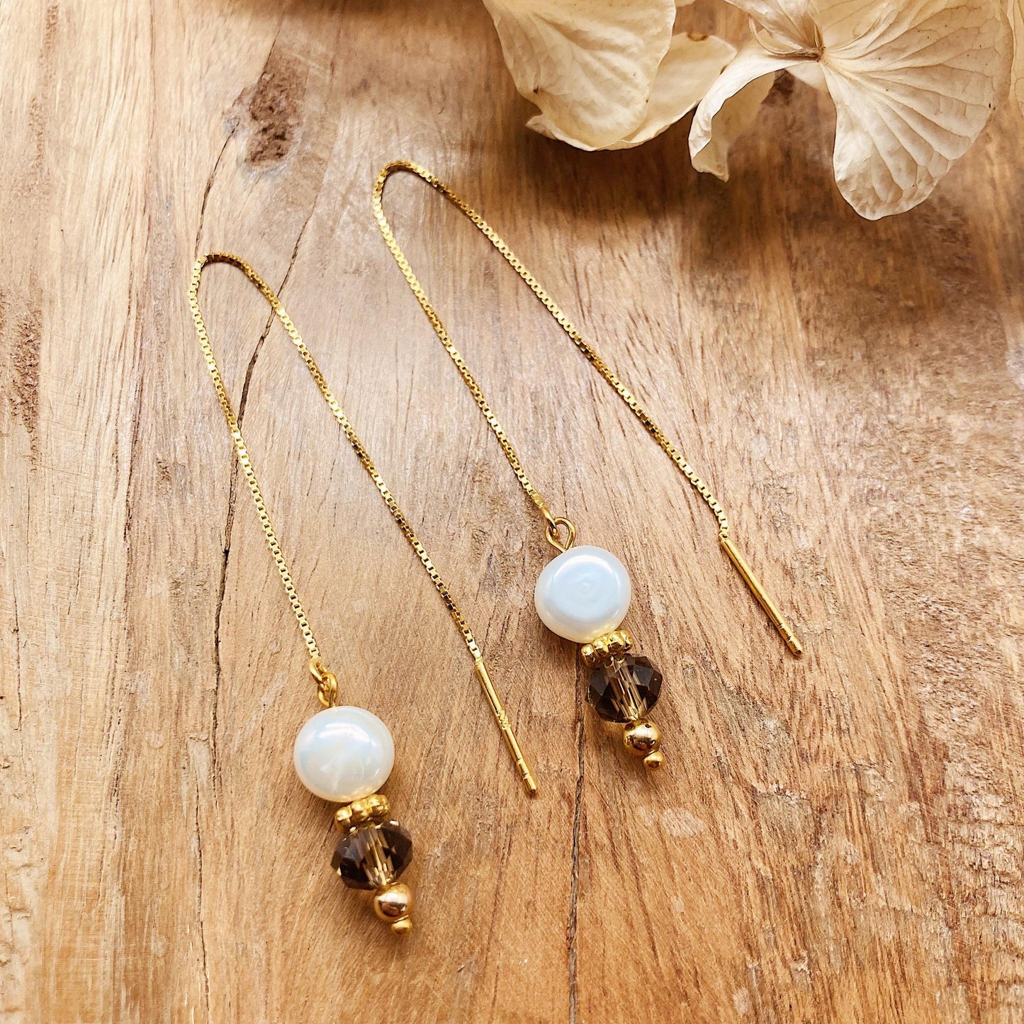 Øretråd Med Ferskvandsperle Og Facet